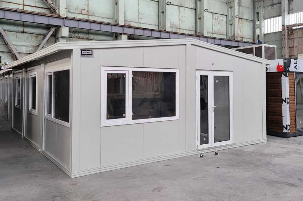 Casa, garaje auto pe structura metalica si panou sandwich termoizolant