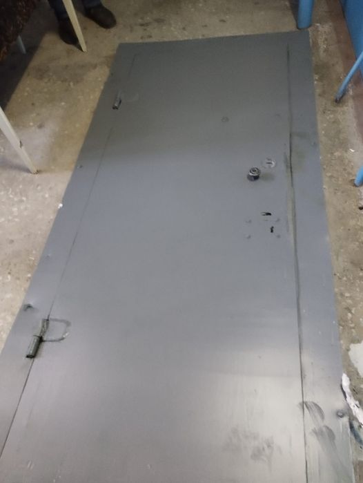 Дверь железная 2*80