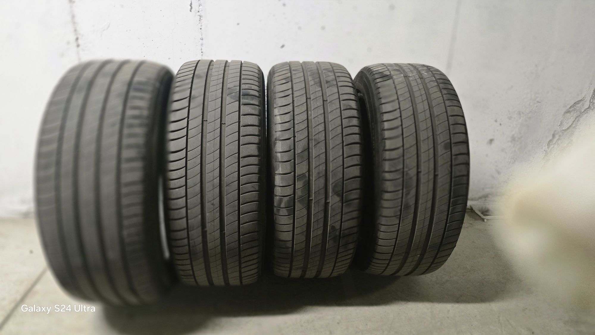 Продавам гуми Michelin Primacy AO 225/45/17