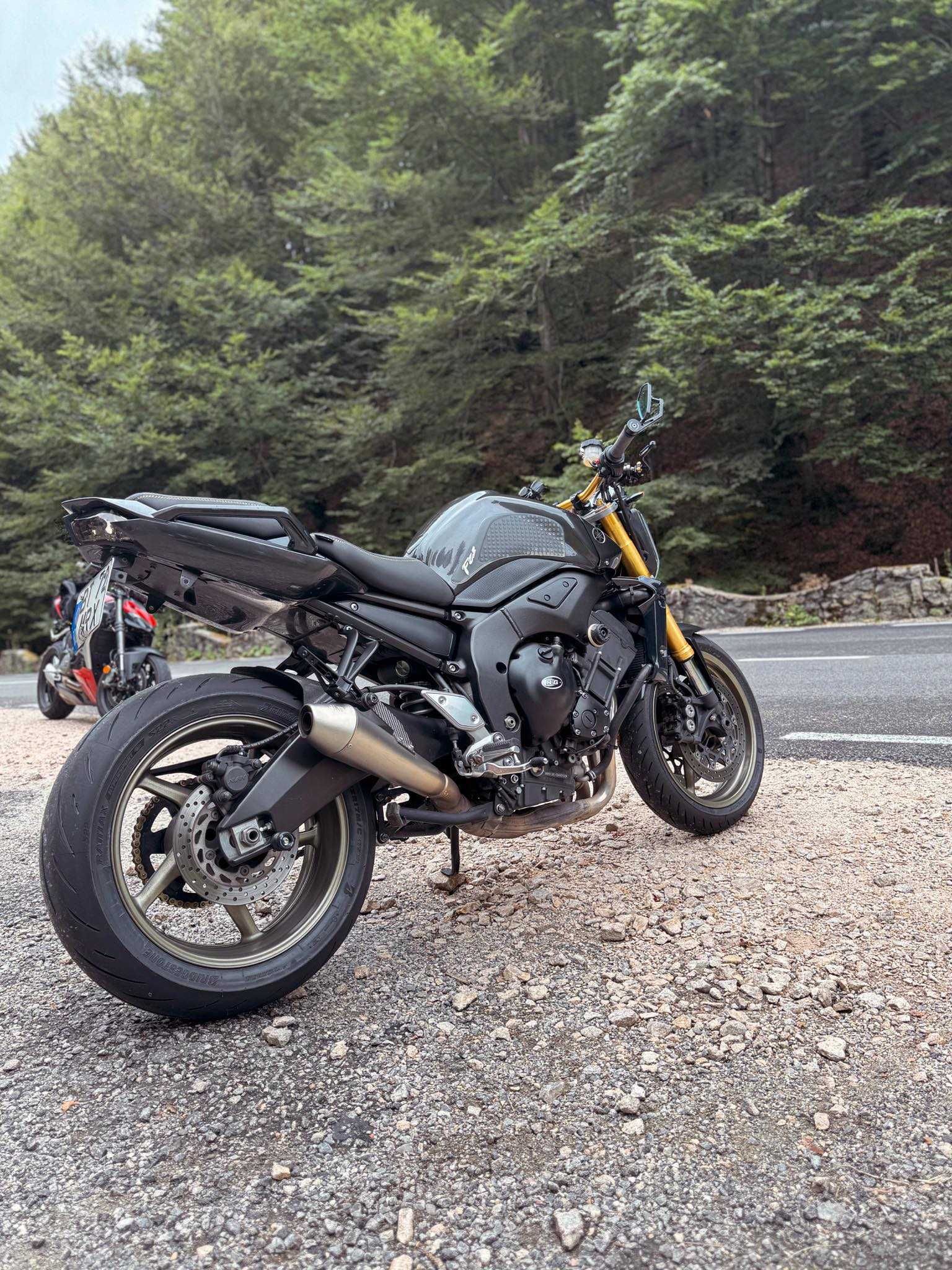 Yamaha FZ1 2009 (Suspensii/frane Yamaha R1 + multe alte upgrade-uri)