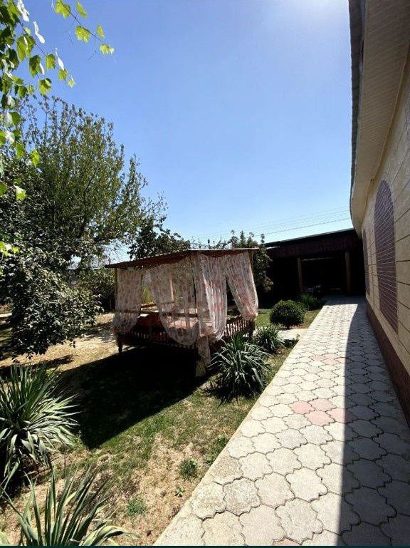 Chilonzor Doʻmbirabod mahalla, Tirsak obod 44. Uy sotiladi.