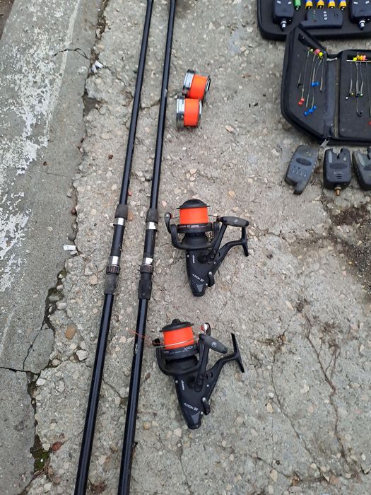 Vând scule de pescuit