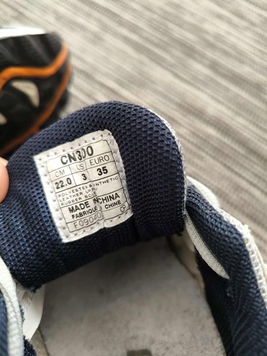 Asics

Спортни обувки