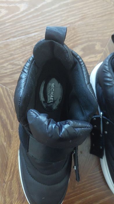 Продам дутыши весна