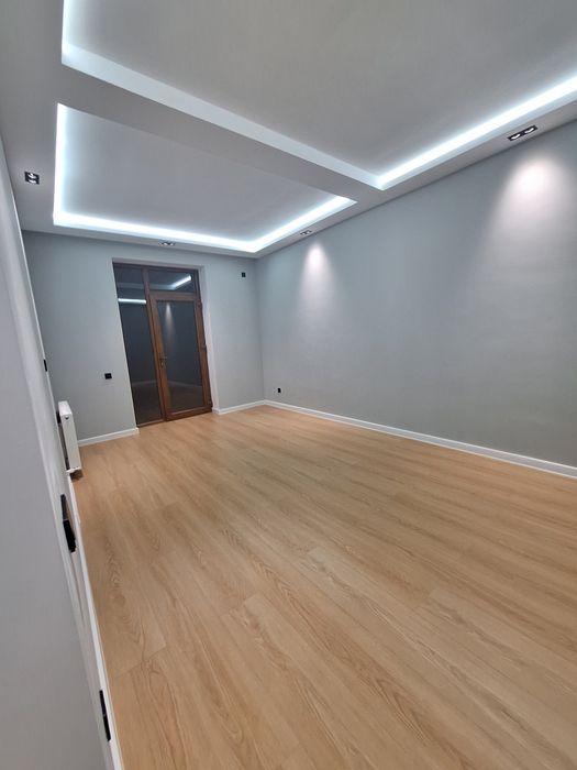 Срочно в центре продаю 3х комнатную квартиру