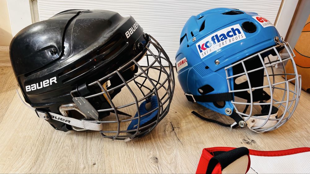 Vand costum complect  hockey folosit stare buna