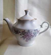 Продам красивый фарфоровый заварочный чайник периода ссср.