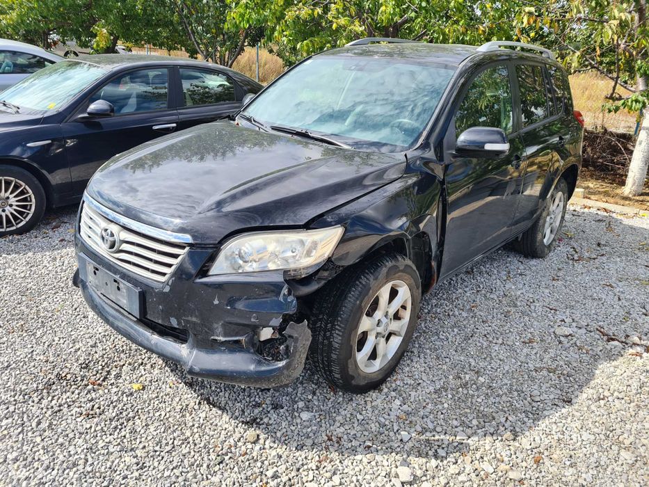 Продавам TOYOTA RAV 4 2.2 D-4D 150k.c. 4x4