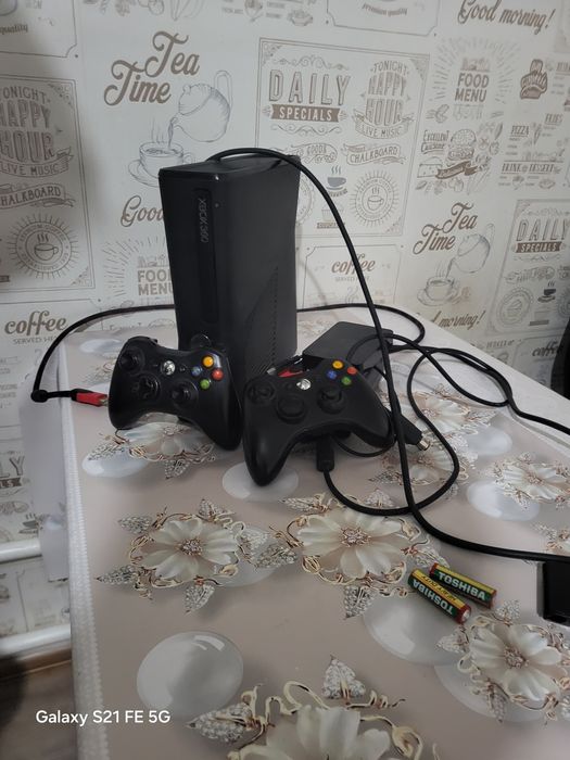 Продам Xbox 360.