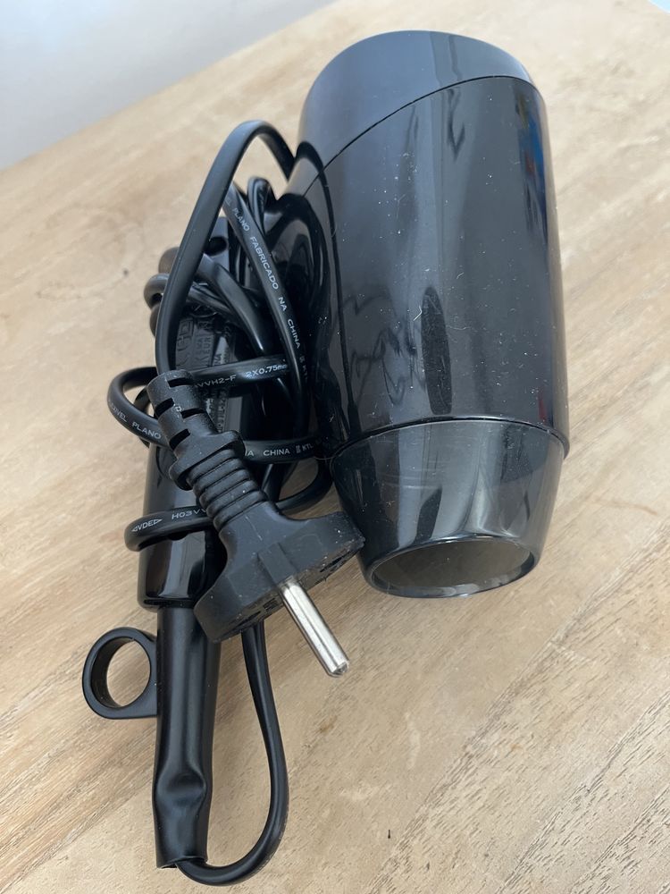 Uscător de păr Philips 1200W – folosit, în stare foarte bună