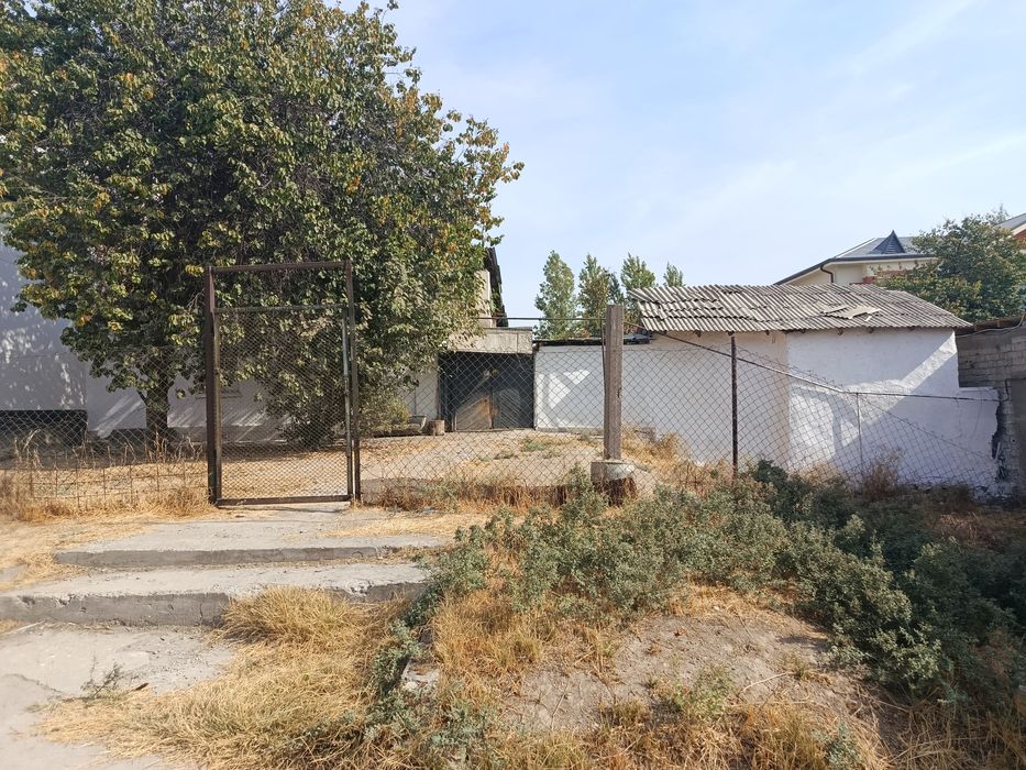 Продается дом с участком