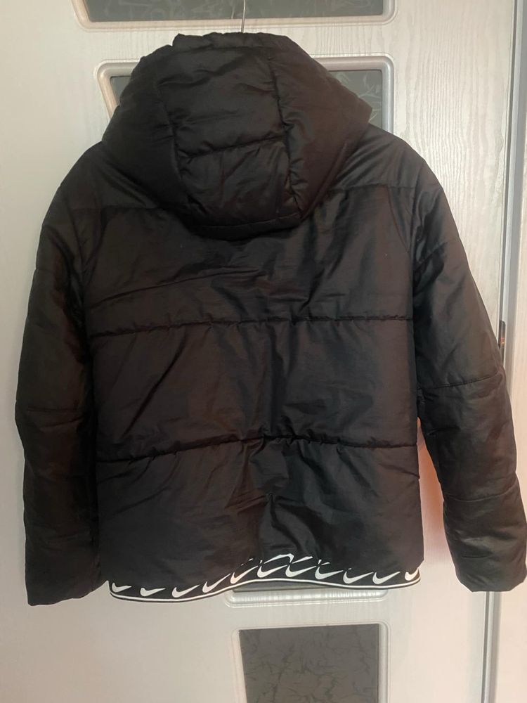 Оригинално яке Nike XS размер