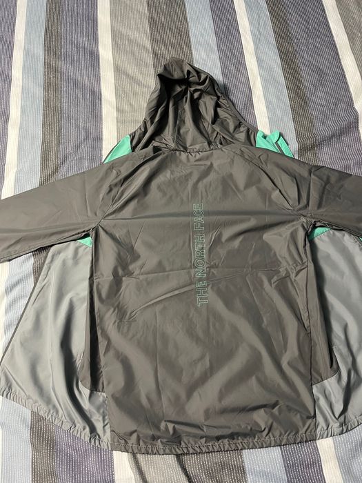 THE North Face яке windrunner Сиво/Синьозелено