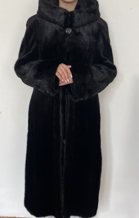 Шуба Норковая, черного цвета