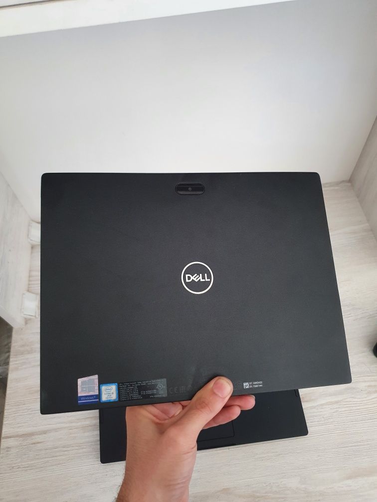 Dell i5-7y57 2 in 1