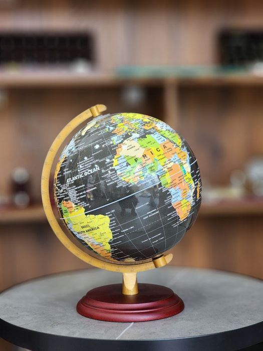 Глобус настольный с деревянной подставкой