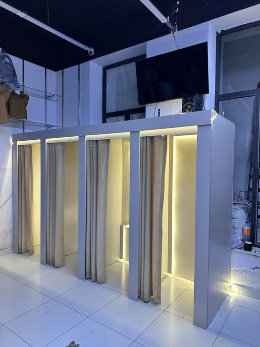 Razdevalka kiyim dukoni uchun