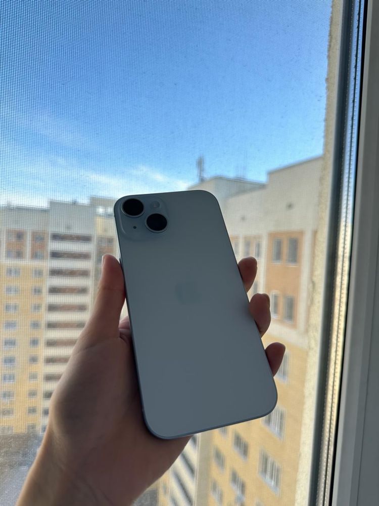 Продаю iphone 15 с гарантией