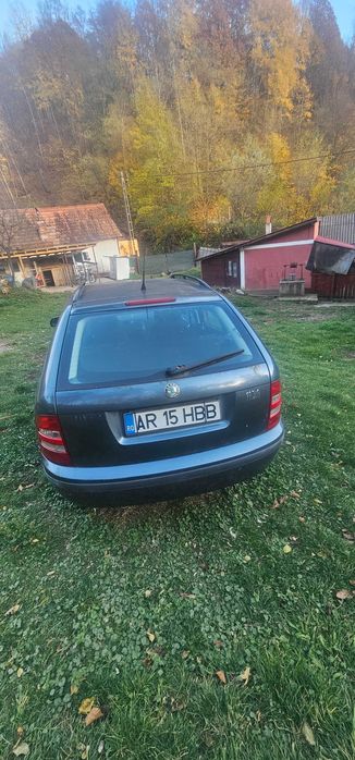 Vând  skoda fabia (1.6 )/ alfa romeo 156 (1.9)