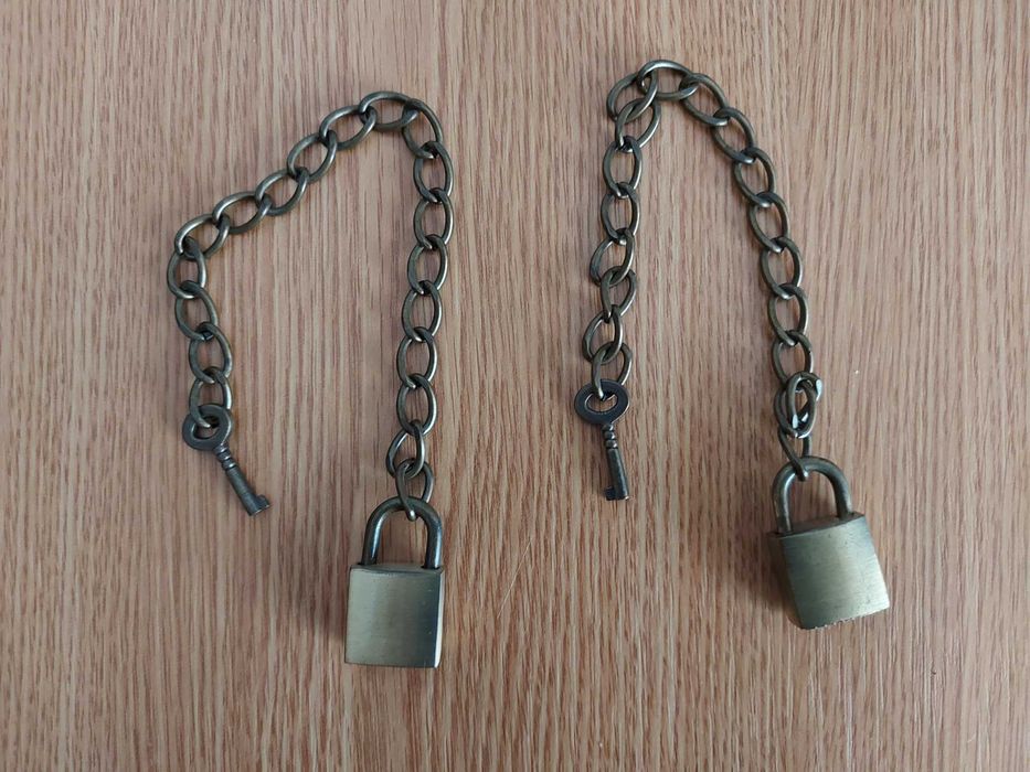 Vechi  Doua lacate mici