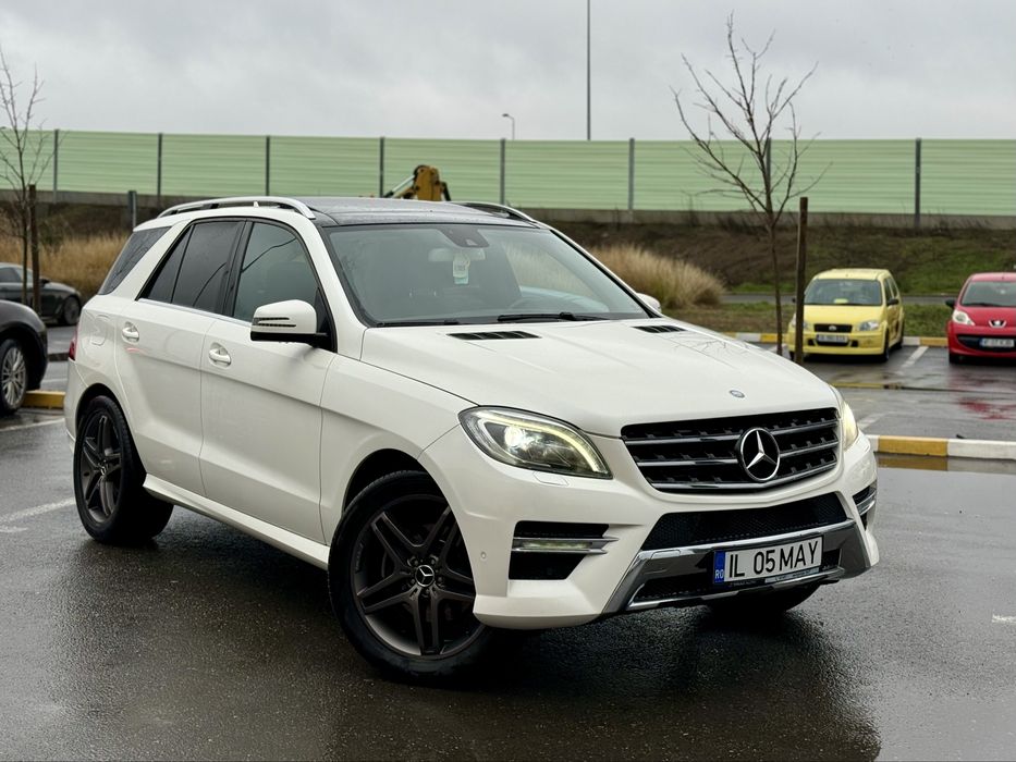 Mercedes Benz ML 350 D Panoramic dublu pachet AMG