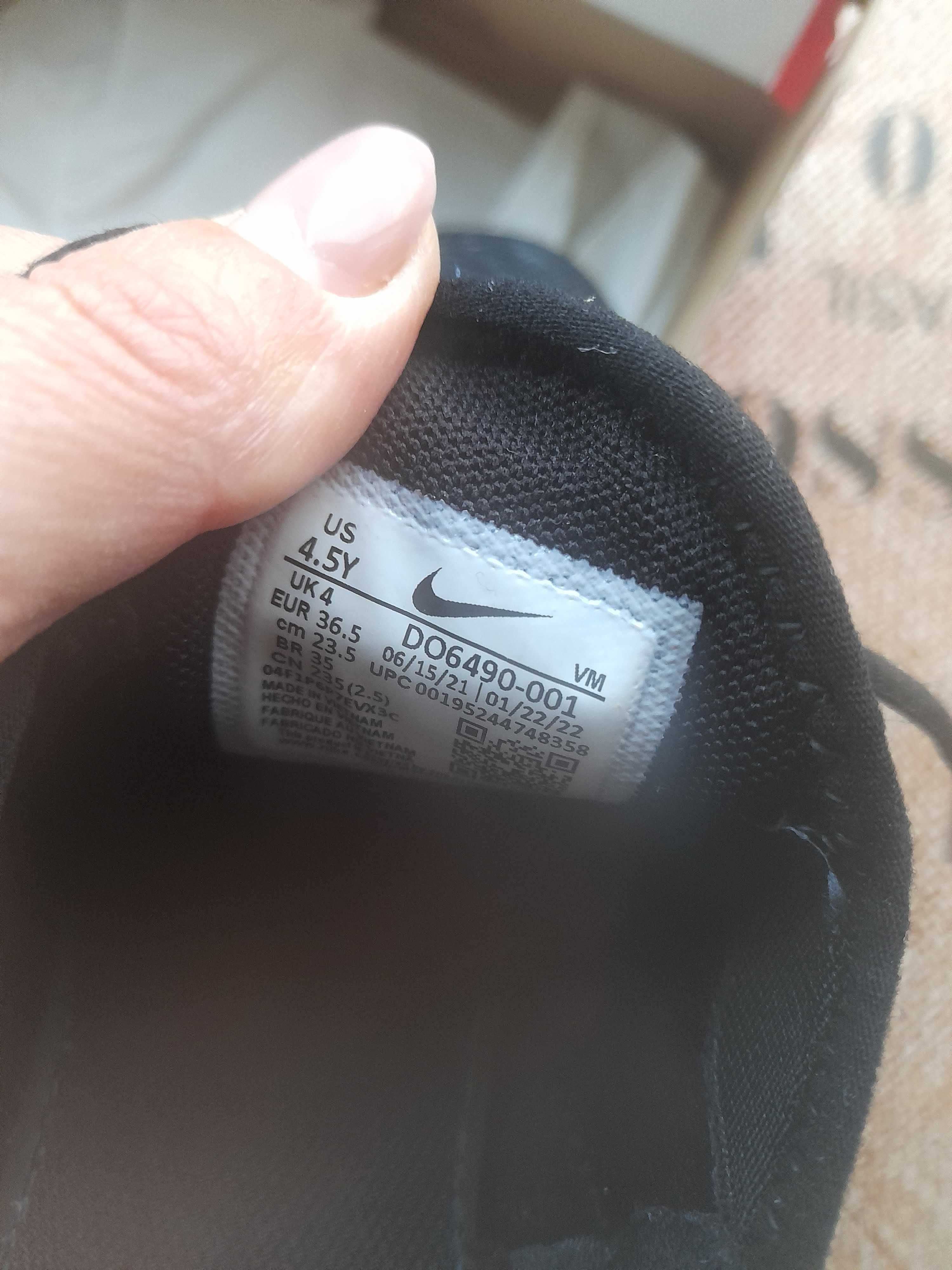 Adidasi Nike copii 36.5