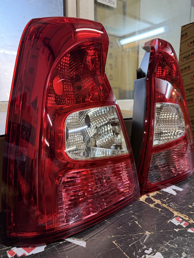 Lampa tripla stop NOUA stanga dreapta Dacia Logan facelift 2008-2013