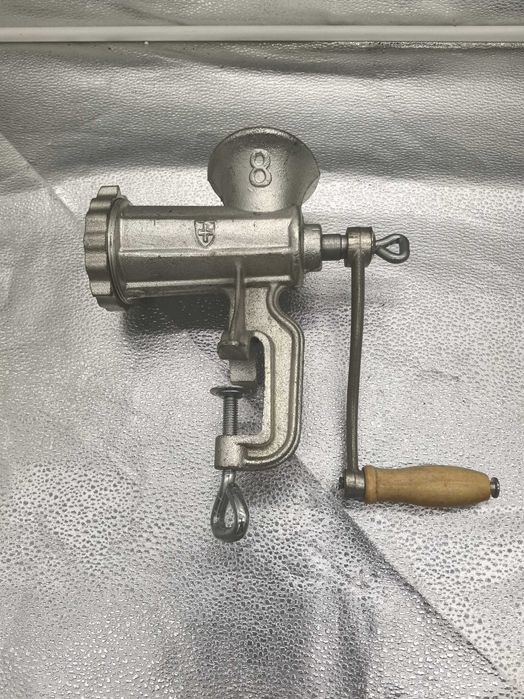 Masina manuala tocat carne nr8 aluminiu compacta
