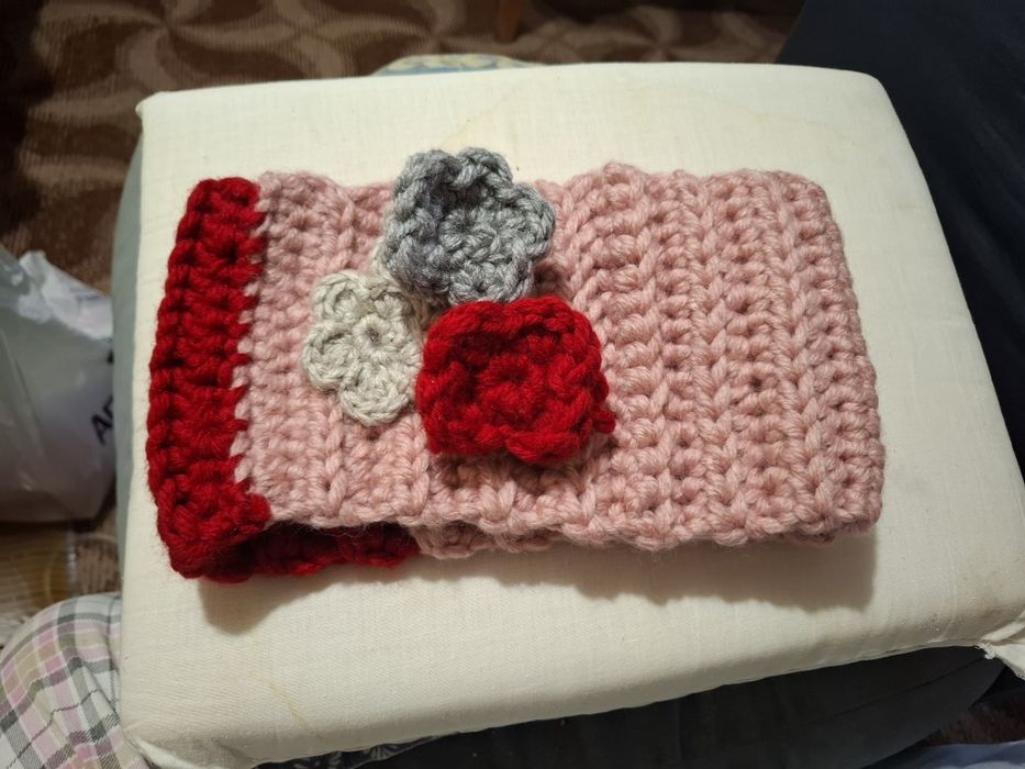 Шал или лента ръчно оплетени