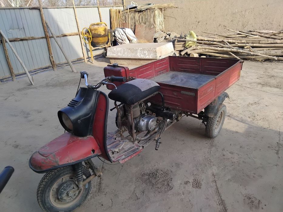 Motosikl sotiladi soz holatda narxini kelishamiz