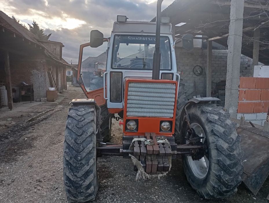 Vând tractor Fiat 980