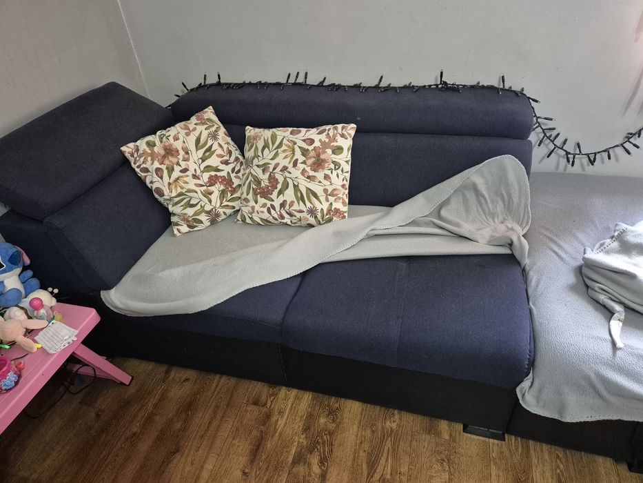 Разтегателен диван