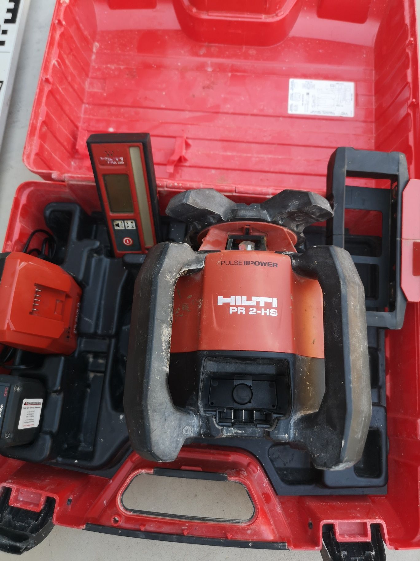 Ротационен лазерен нивелир Hilti PR 2-HS
