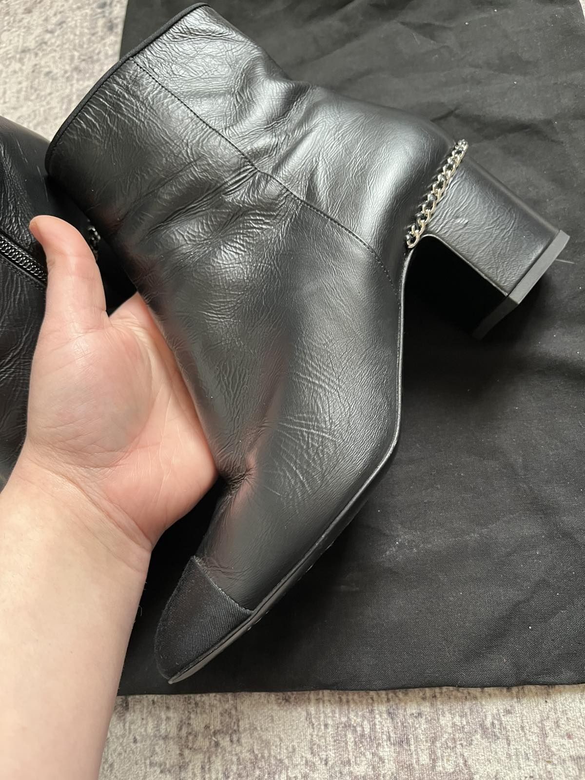 Chanel кожени боти