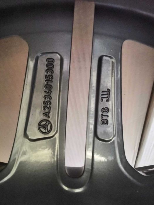 Ал. джанти AMG 19"(48, 3 см.) дизайн 5 дв. спици със з. гуми Hankook