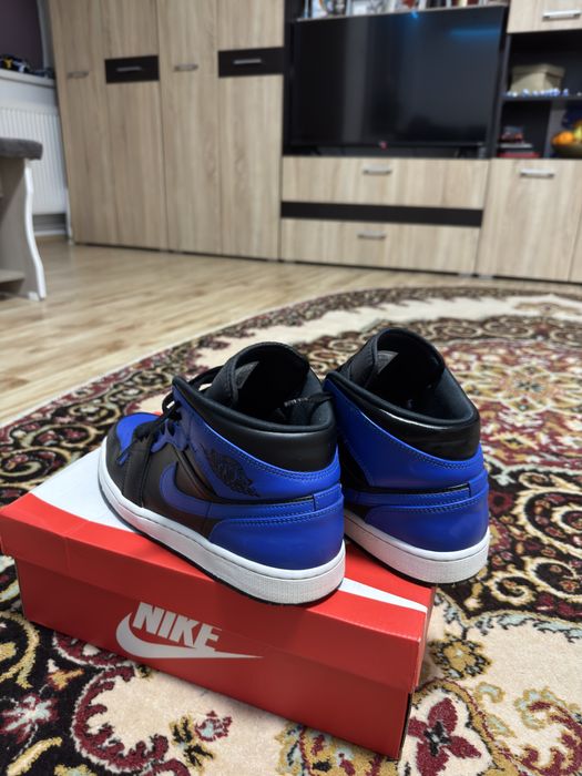 Jordan 1 mid albastru cu negru