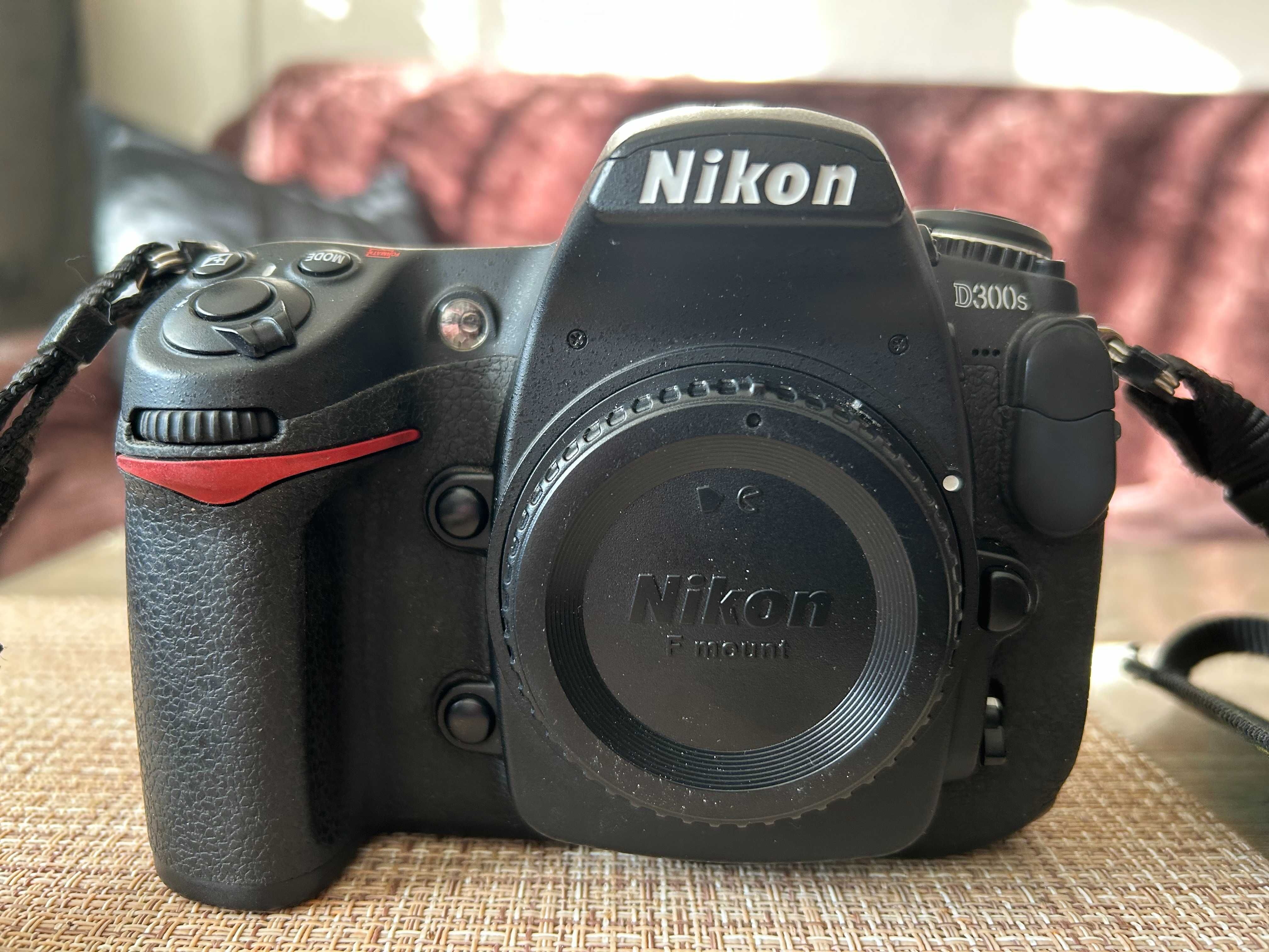 Фотоапарат Nikon D300S + обектив Nikon Nikkor  17-55  mm 1:2,8G