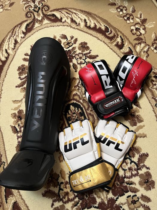 Продам перчатки футы