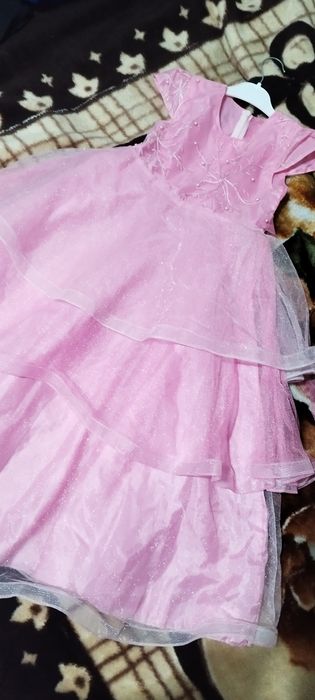 Продам платье для девочки