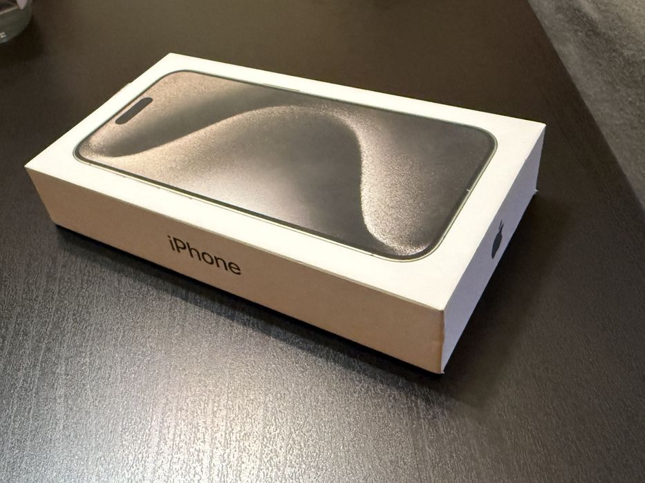 iPhone 15 pro Natural Titanium