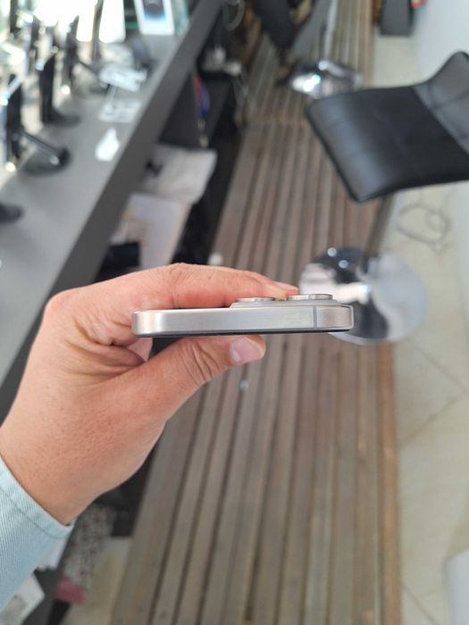 SKIDKA 10% tan raxidan Iphone 15 Pro Max 256 gb Natural Titanium