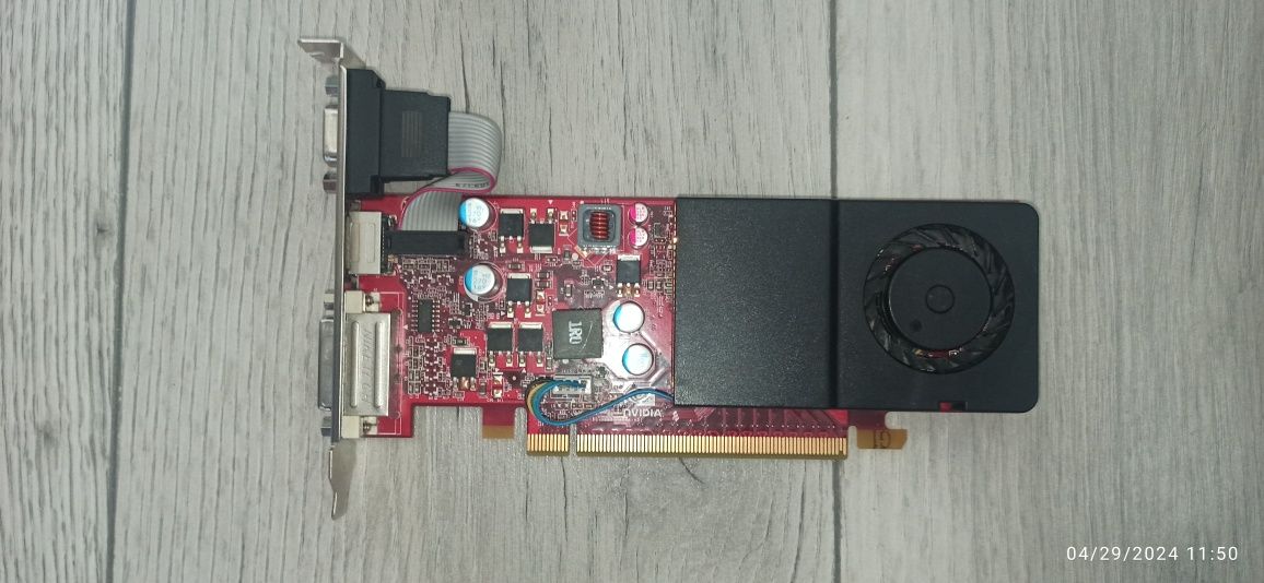 Placa video 1Gb 128biti slot PCIExpress

Perfect functionala, poze rea