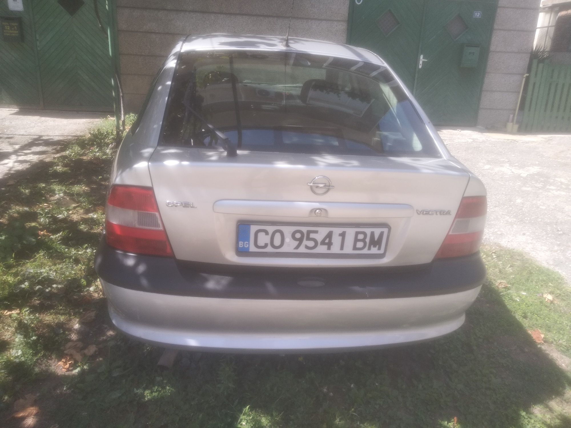 Опел Вектра 1.6 i