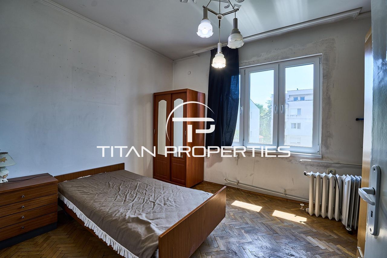 Дава се под наем Етаж от къща в Пловдив, Център - 108 кв.м за 433.5 € - Снимка #3