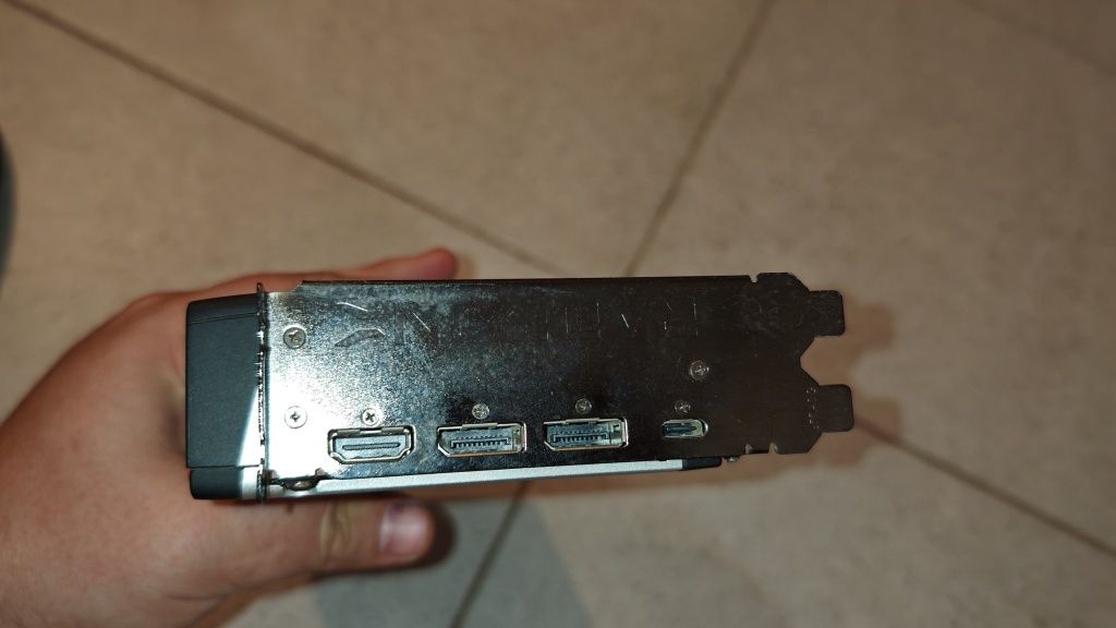AMD Radeon RX 6800 - 16 GB GDDR6