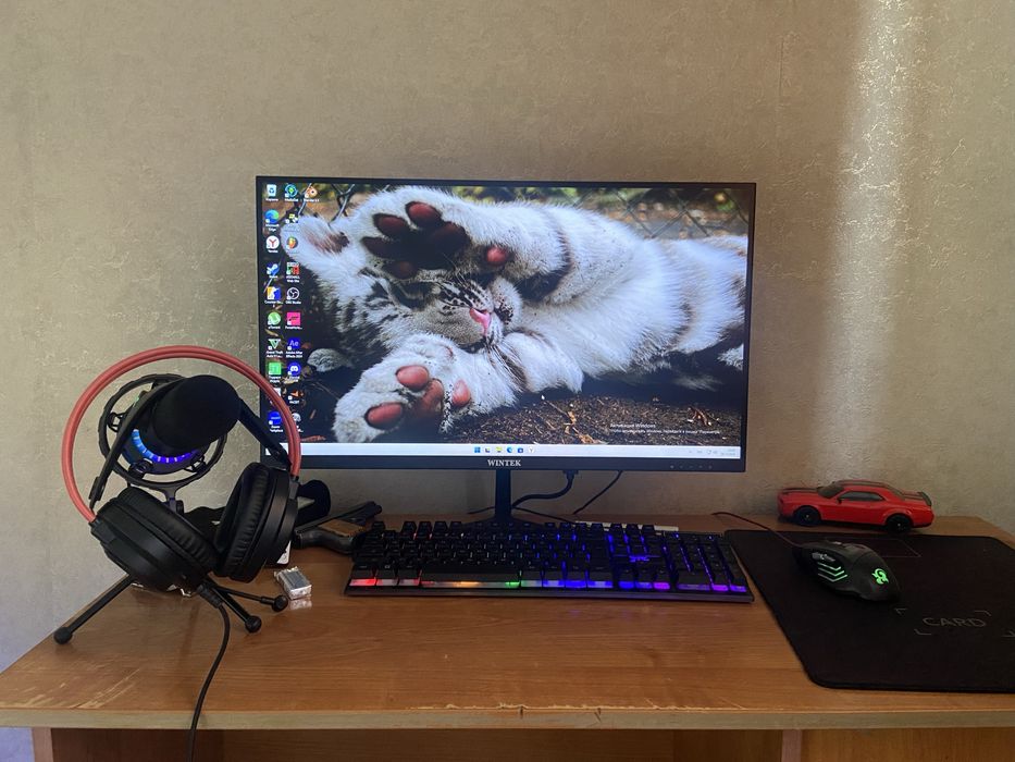 игровой компьютер в комплекте