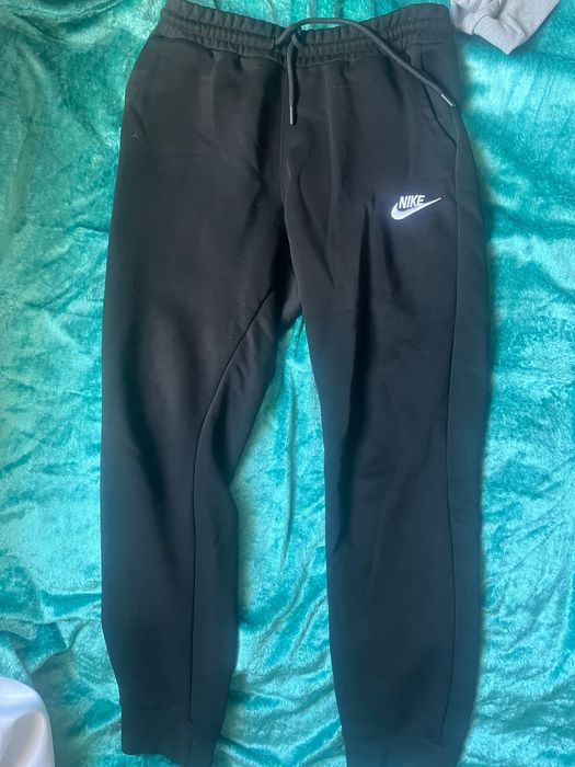 Спешно!Оригинален  пантолон  на nike