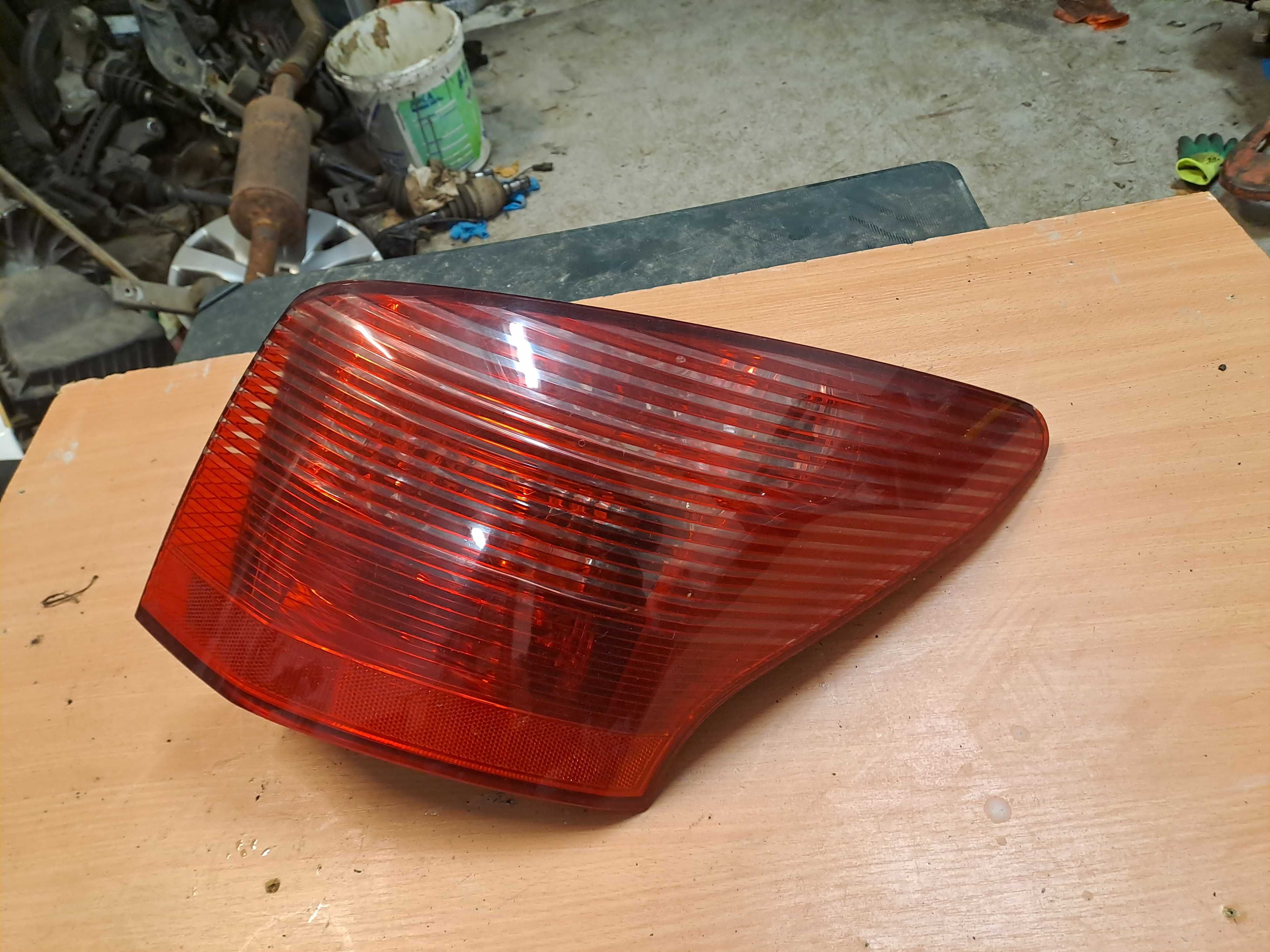 Stop Dreapta Lampa tripla Peugeot 407 sw Break