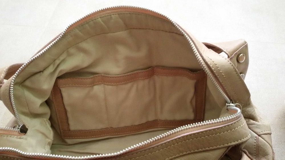 Маркова чанта от кожа Minelli с подарък втора чанта на ТОП цена