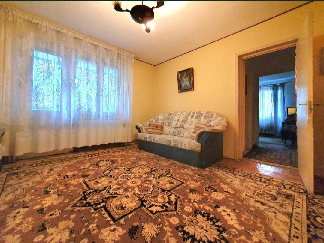 Apartament Onesti zona ultra-centrala, 3 camere, 59 mp